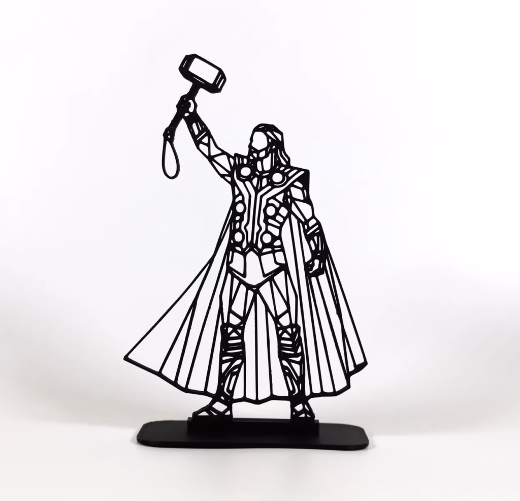 Figurka geometryczna Thor Odinson - figurka 3D Drukarnia Marzeń