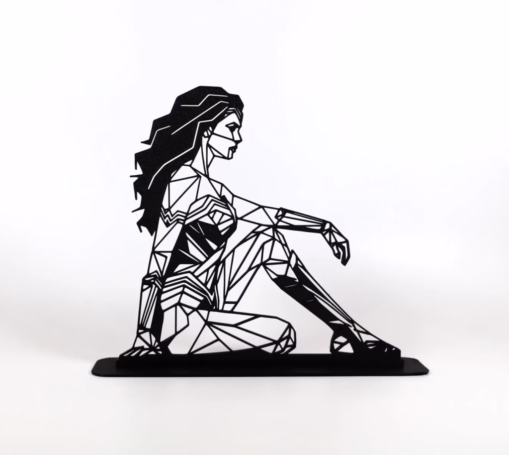 Figurka geometryczna Wonder Woman - figurka 3D Drukarnia Marzeń